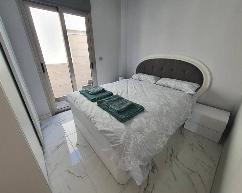 5 slaapkamer Villa te koop in Villamartin met zwembad garage - € 380.000 (Ref: 9548620)