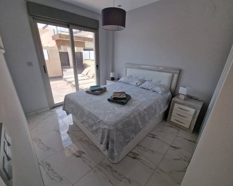 5 slaapkamer Villa te koop in Villamartin met zwembad garage - € 380.000 (Ref: 9548620)