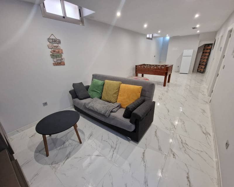 5 slaapkamer Villa te koop in Villamartin met zwembad garage - € 380.000 (Ref: 9548620)