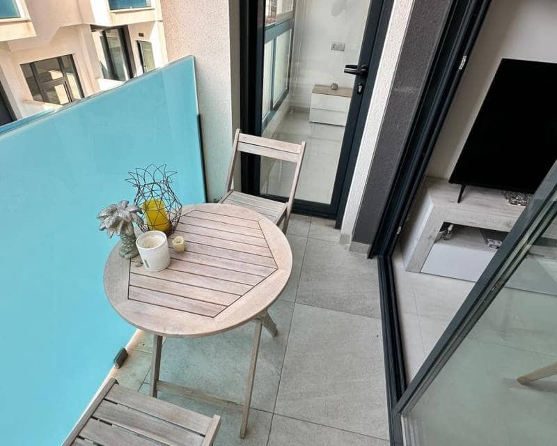 2 sovrum Strandlägenhet till salu i Torrevieja med pool - 219 900 € (Ref: 9548998)