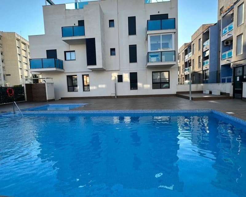 2 sovrum Strandlägenhet till salu i Torrevieja med pool - 219 900 € (Ref: 9548998)
