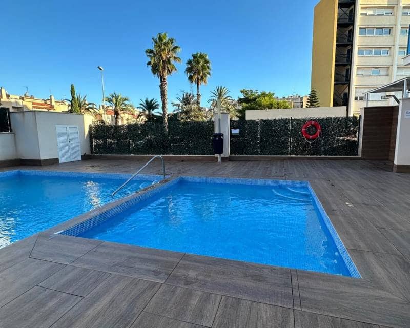 2 sovrum Strandlägenhet till salu i Torrevieja med pool - 219 900 € (Ref: 9548998)