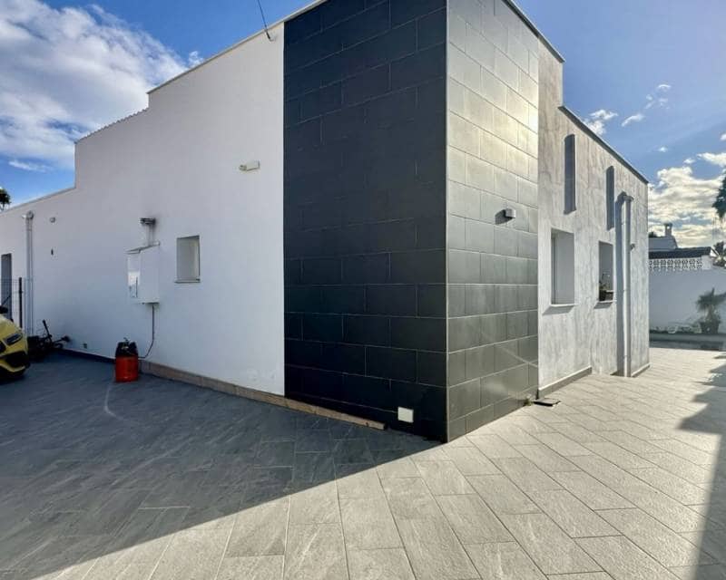 5 slaapkamer Villa te koop in Ciudad Quesada met zwembad garage - € 498.000 (Ref: 9549989)