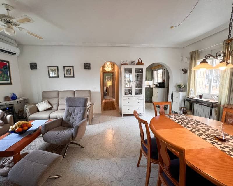 3 soveværelse Villa til salg i La Siesta med swimmingpool - € 310.000 (Ref: 9549990)