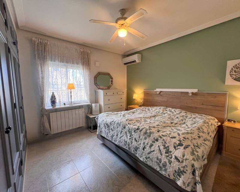 3 soveværelse Villa til salg i La Siesta med swimmingpool - € 310.000 (Ref: 9549990)