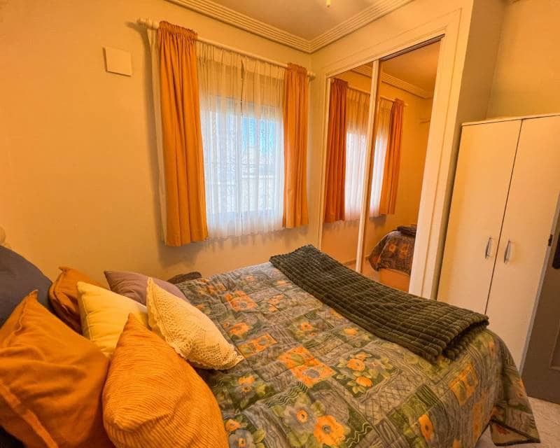 3 soveværelse Villa til salg i La Siesta med swimmingpool - € 310.000 (Ref: 9549990)