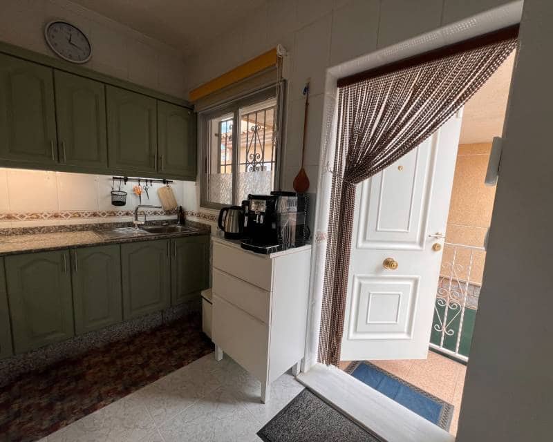 3 soveværelse Villa til salg i La Siesta med swimmingpool - € 310.000 (Ref: 9549990)