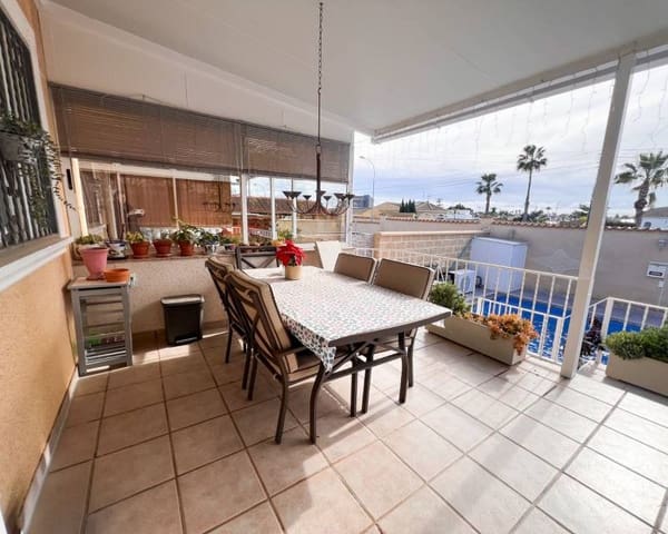 3 soveværelse Villa til salg i La Siesta, Torrevieja med swimmingpool - € 310.000 (Ref: 9549990)