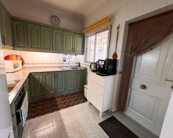 3 soveværelse Villa til salg i La Siesta, Torrevieja med swimmingpool - € 310.000 (Ref: 9549990)