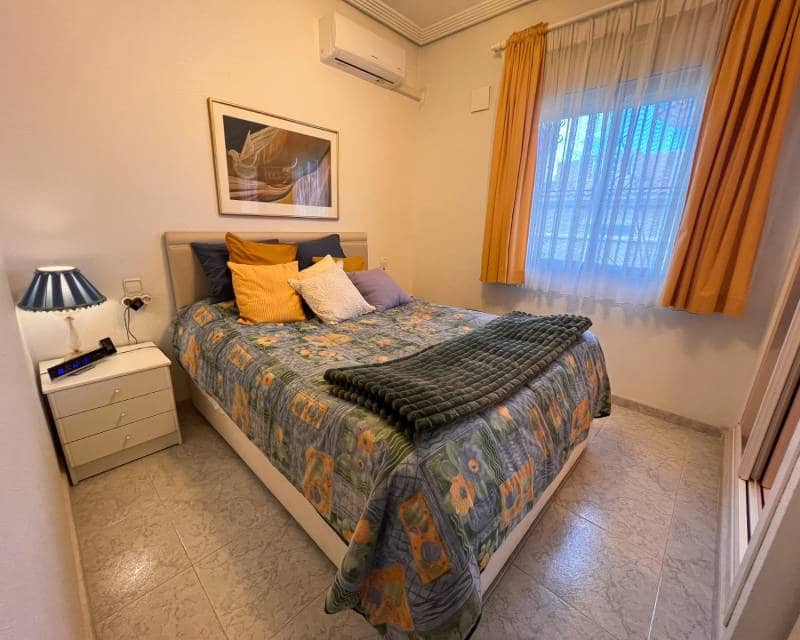 3 soveværelse Villa til salg i La Siesta med swimmingpool - € 310.000 (Ref: 9549990)