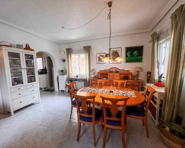 3 soveværelse Villa til salg i La Siesta, Torrevieja med swimmingpool - € 310.000 (Ref: 9549990)