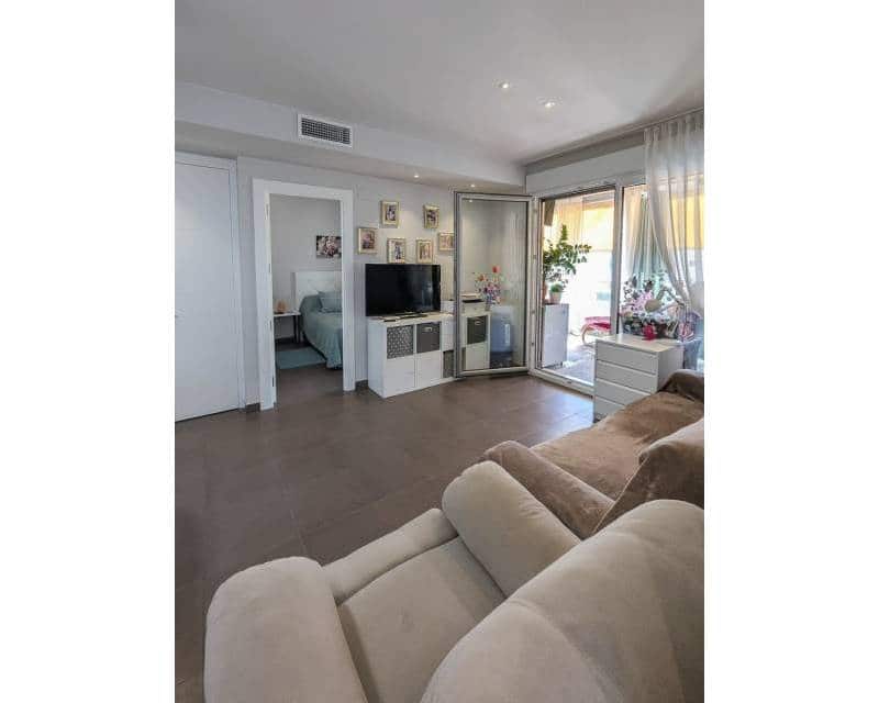 2 soveværelse Lejlighed til salg i Alicante by med swimmingpool - € 381.600 (Ref: 9552670)