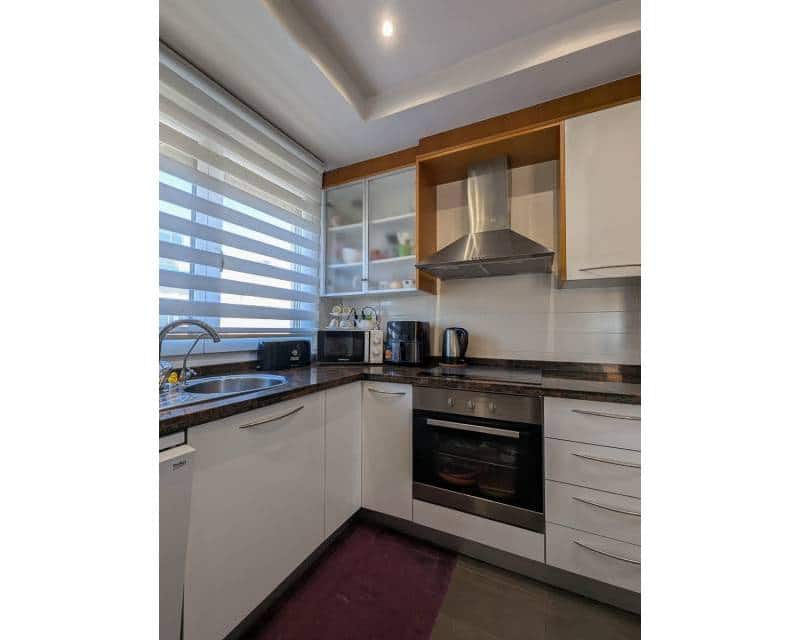 2 soveværelse Lejlighed til salg i Alicante by med swimmingpool - € 381.600 (Ref: 9552670)