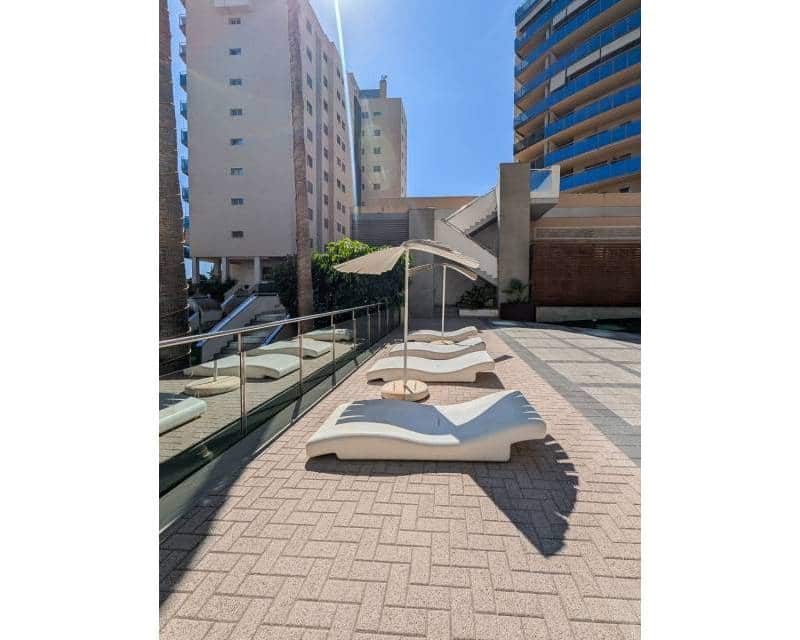 2 soveværelse Lejlighed til salg i Alicante by med swimmingpool - € 381.600 (Ref: 9552670)