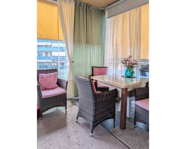 2 soveværelse Lejlighed til salg i Alicante by med swimmingpool - € 381.600 (Ref: 9552670)