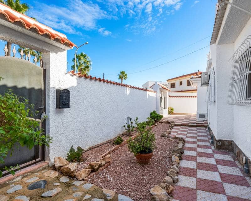 3 chambre Villa/Maison à vendre à Ciudad Quesada avec piscine garage - 445 000 € (Ref: 9553057)