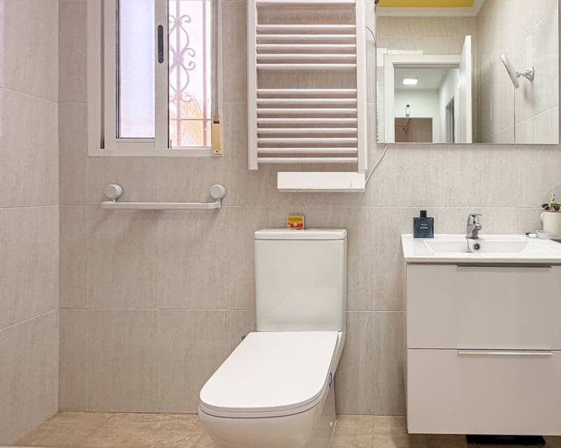 3 soverom Kjedet enebolig til salgs i Arenales del Sol med svømmebasseng garasje - € 378 000 (Ref: 9562241)