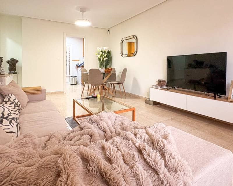 3 soverom Kjedet enebolig til salgs i Arenales del Sol med svømmebasseng garasje - € 378 000 (Ref: 9562241)