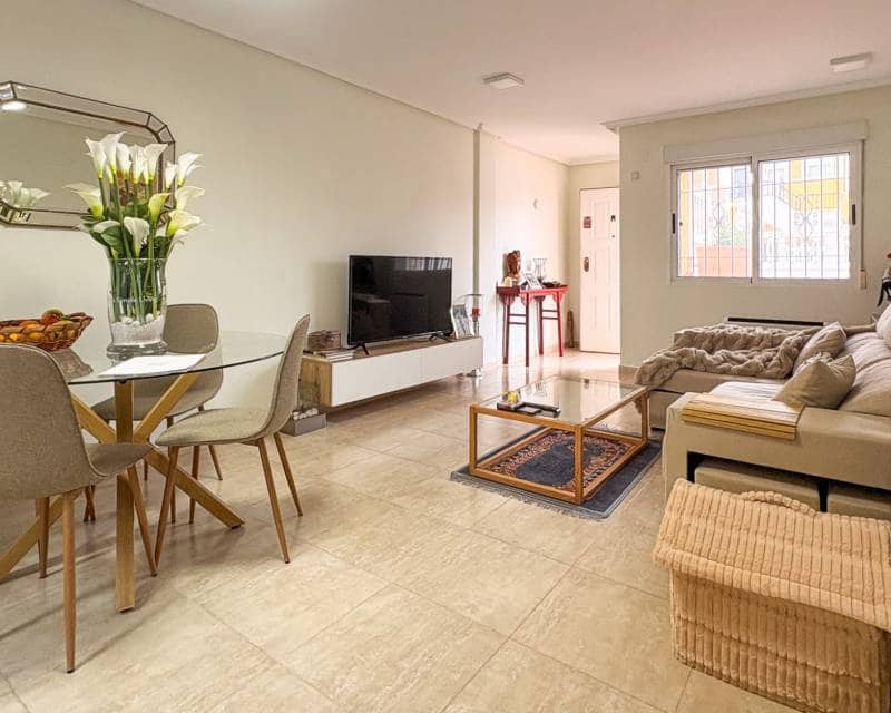 3 soverom Kjedet enebolig til salgs i Arenales del Sol med svømmebasseng garasje - € 378 000 (Ref: 9562241)