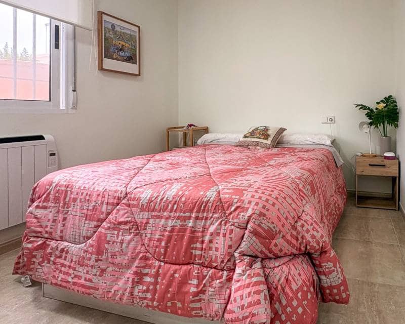 3 soverom Kjedet enebolig til salgs i Arenales del Sol med svømmebasseng garasje - € 378 000 (Ref: 9562241)