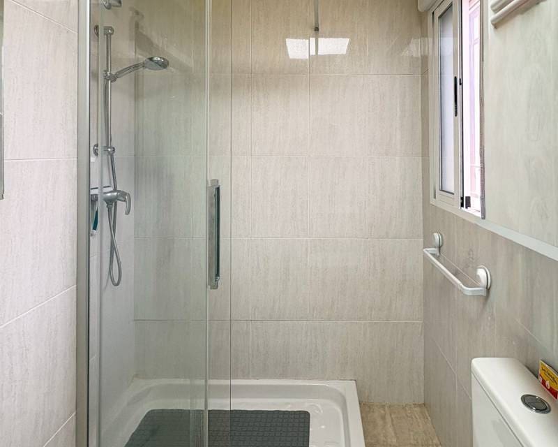 3 soverom Kjedet enebolig til salgs i Arenales del Sol med svømmebasseng garasje - € 378 000 (Ref: 9562241)