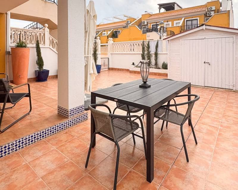 3 soverom Kjedet enebolig til salgs i Arenales del Sol med svømmebasseng garasje - € 378 000 (Ref: 9562241)