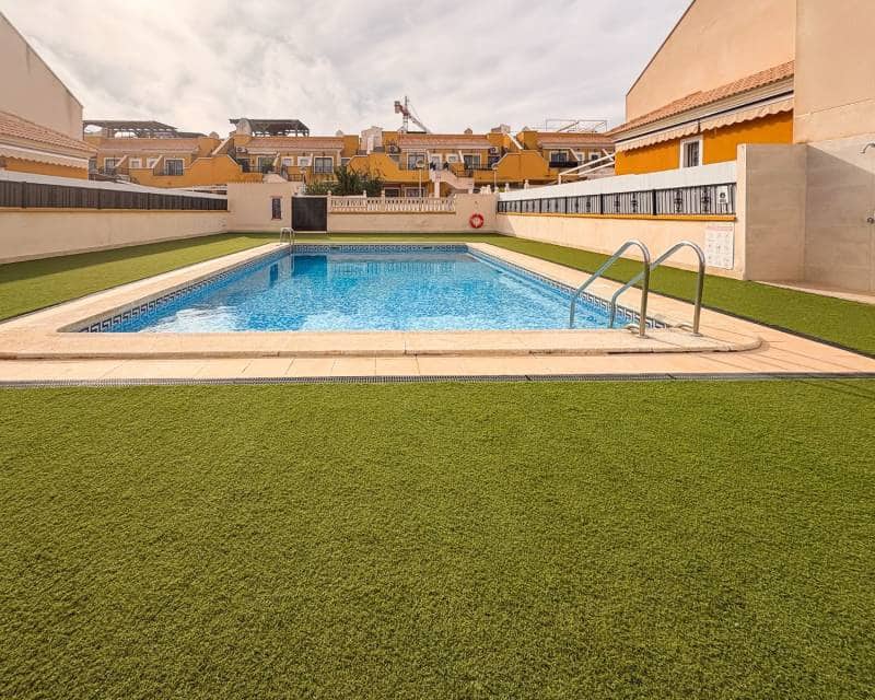 3 soverom Kjedet enebolig til salgs i Arenales del Sol med svømmebasseng garasje - € 378 000 (Ref: 9562241)