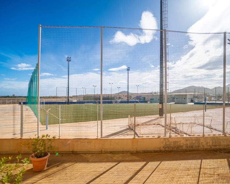 2 quarto Apartamento de Praia para venda em Playa Honda com piscina garagem - 289 000 € (Ref: 9570119)