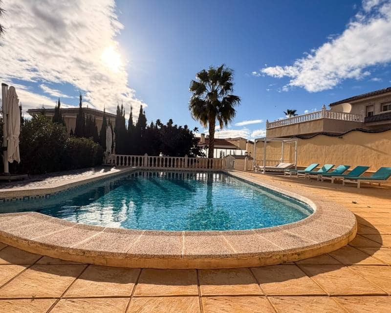 5 camera da letto Villa in vendita in Ciudad Quesada con piscina - 695.000 € (Rif: 9571733)