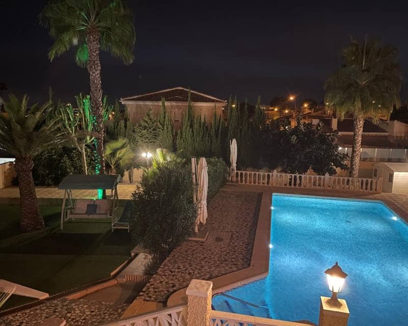 5 bedroom Villa for sale in Ciudad Quesada with pool - € 640,000 (Ref: 9571733)