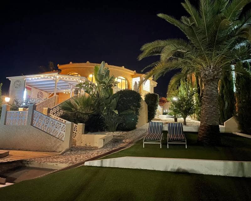 5 bedroom Villa for sale in Ciudad Quesada with pool - € 640,000 (Ref: 9571733)