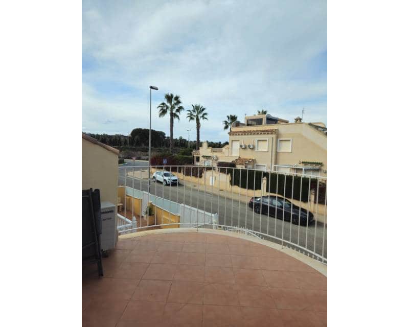 3 makuuhuone Paritalo myytävänä paikassa Villamartin mukana uima-altaan - 239 000 € (Ref: 9580327)