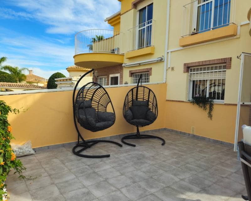 3 makuuhuone Paritalo myytävänä paikassa Villamartin mukana uima-altaan - 239 000 € (Ref: 9580327)