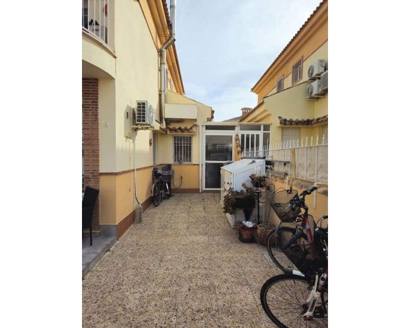 3 makuuhuone Paritalo myytävänä paikassa Villamartin mukana uima-altaan - 239 000 € (Ref: 9580327)