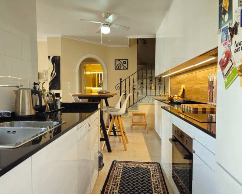 3 makuuhuone Paritalo myytävänä paikassa Villamartin mukana uima-altaan - 239 000 € (Ref: 9580327)