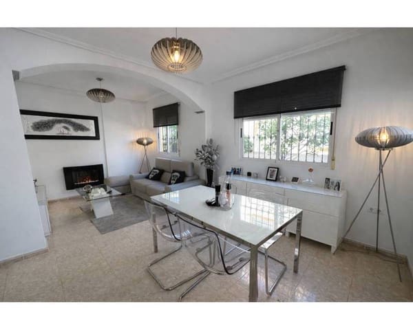 2 slaapkamer Rijtjeshuis te koop in La Zenia, Orihuela met zwembad - € 230.000 (Ref: 9588356)