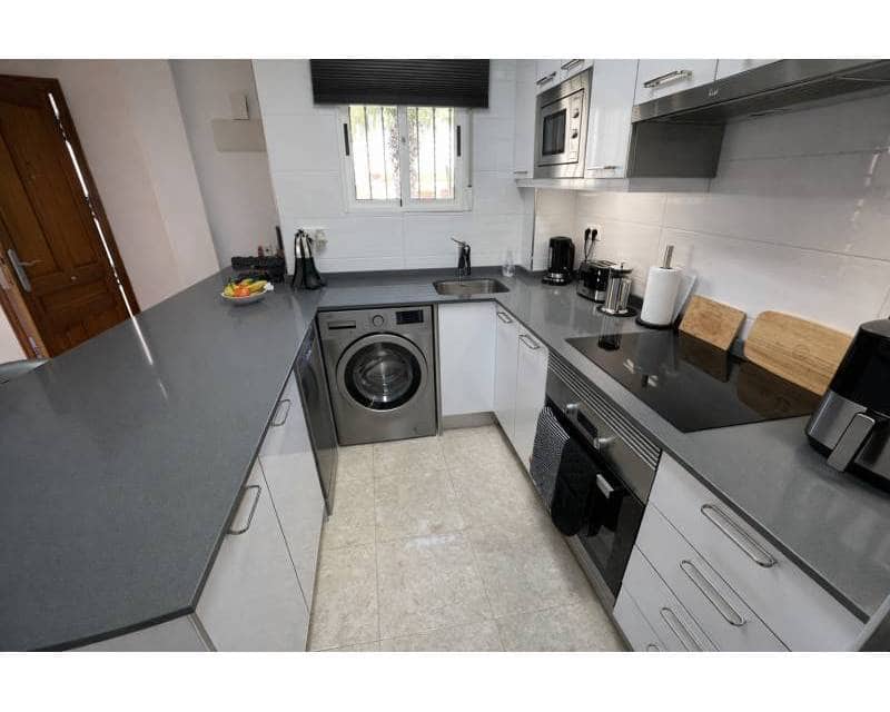 2 chambre Villa/Maison Mitoyenne à vendre à La Zenia avec piscine - 230 000 € (Ref: 9588356)