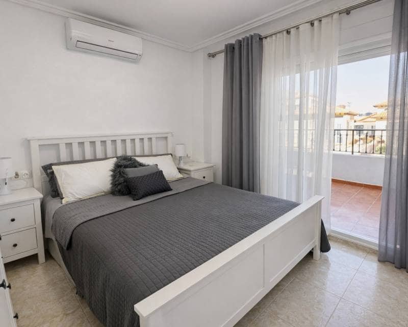 2 chambre Villa/Maison Mitoyenne à vendre à La Zenia avec piscine - 230 000 € (Ref: 9588356)