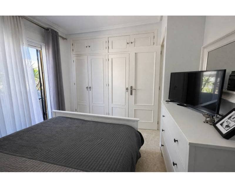 2 chambre Villa/Maison Mitoyenne à vendre à La Zenia avec piscine - 230 000 € (Ref: 9588356)