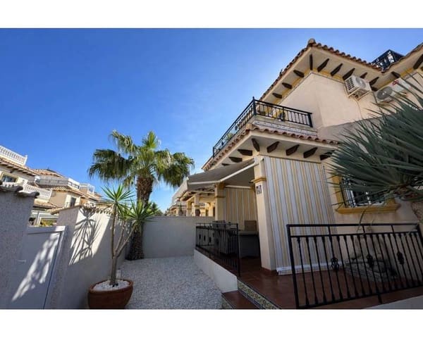 2 slaapkamer Rijtjeshuis te koop in La Zenia, Orihuela met zwembad - € 230.000 (Ref: 9588356)