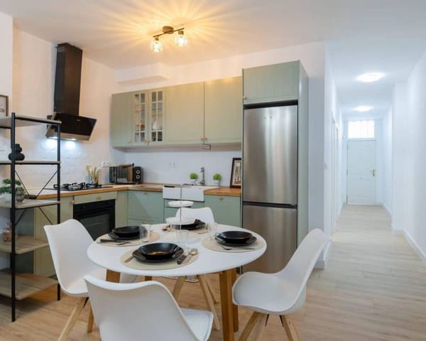 4 bedroom Apartment for sale in Centro - Muelle Pesquero, Torrevieja - € 199,000 (Ref: 9592115)