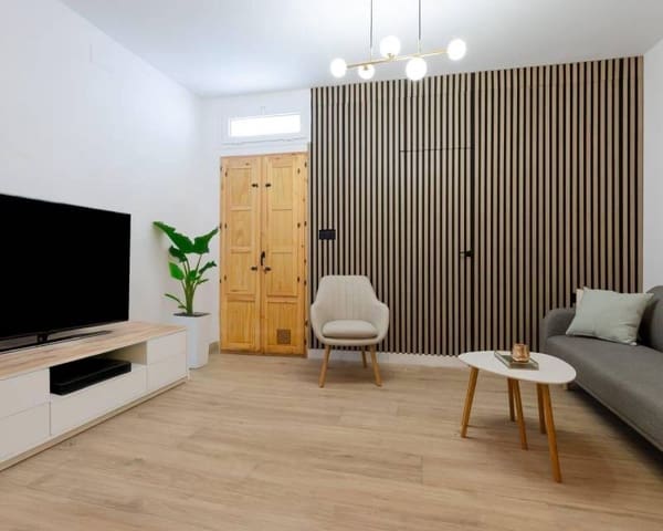 4 bedroom Apartment for sale in Centro - Muelle Pesquero, Torrevieja - € 199,000 (Ref: 9592115)