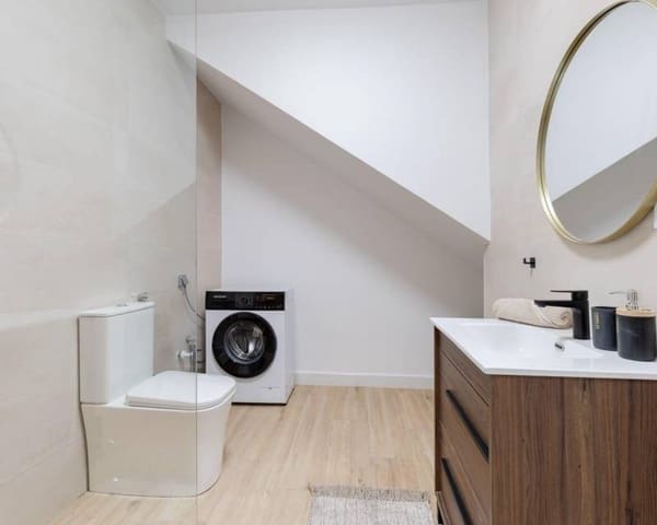 4 bedroom Apartment for sale in Centro - Muelle Pesquero, Torrevieja - € 199,000 (Ref: 9592115)