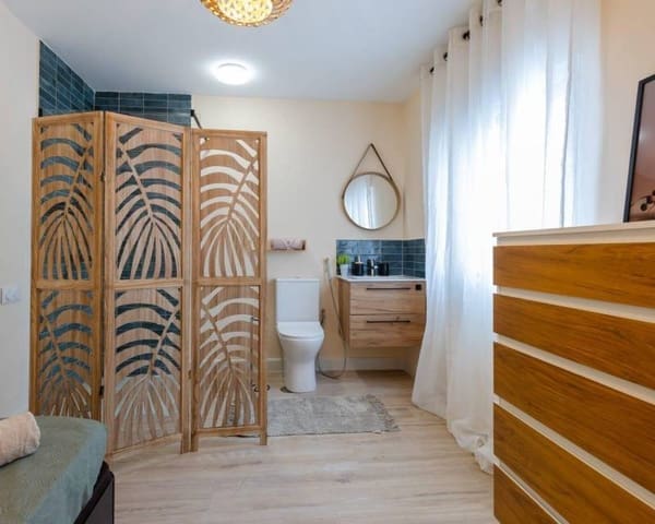 4 bedroom Apartment for sale in Centro - Muelle Pesquero, Torrevieja - € 199,000 (Ref: 9592115)