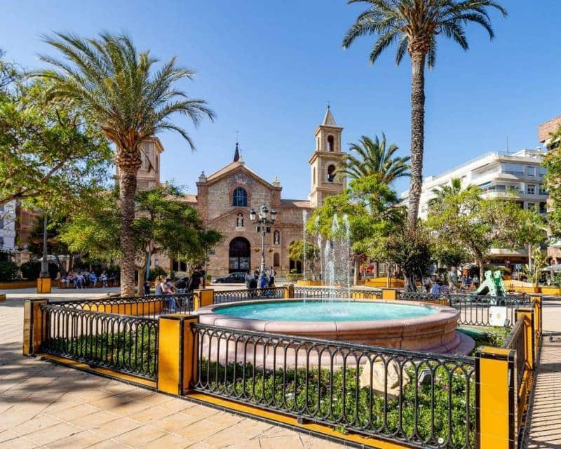 4 bedroom Apartment for sale in Torrevieja - € 199,000 (Ref: 9592115)