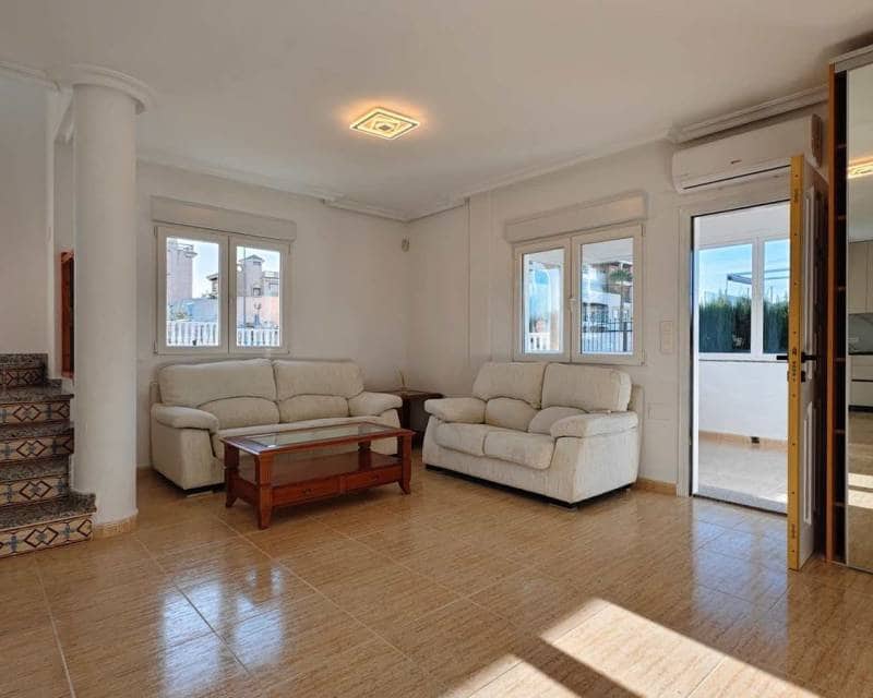 4 soveværelse Villa til salg i Villamartin med swimmingpool garage - € 470.000 (Ref: 9593155)