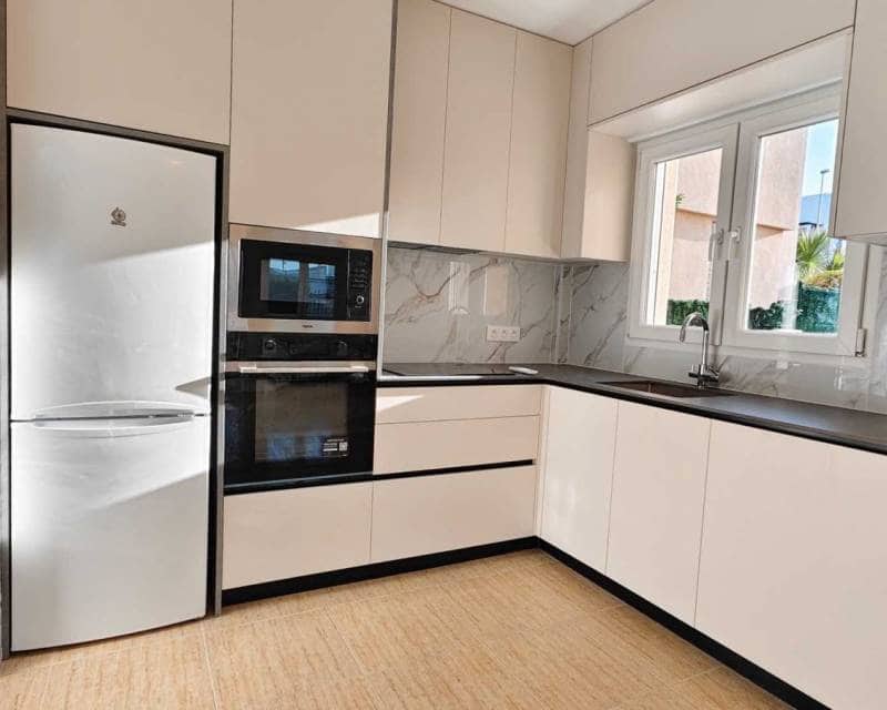 4 soveværelse Villa til salg i Villamartin med swimmingpool garage - € 470.000 (Ref: 9593155)