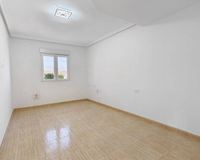 4 soveværelse Villa til salg i Villamartin med swimmingpool garage - € 470.000 (Ref: 9593155)