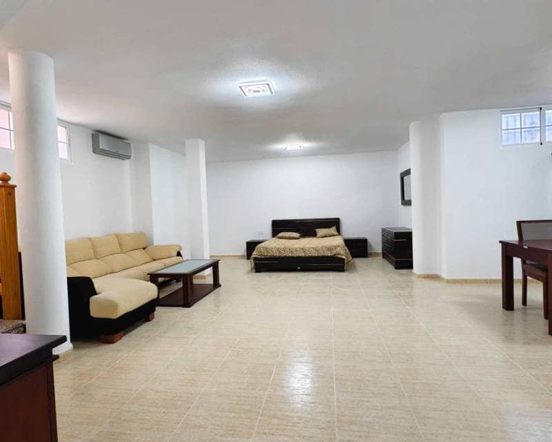 4 soveværelse Villa til salg i Villamartin med swimmingpool garage - € 470.000 (Ref: 9593155)