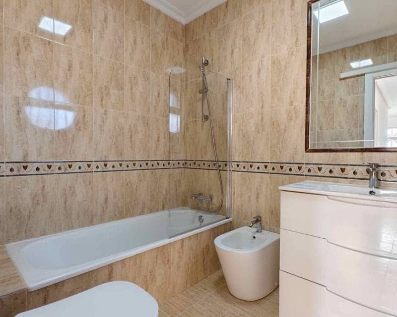 4 soveværelse Villa til salg i Villamartin med swimmingpool garage - € 470.000 (Ref: 9593155)